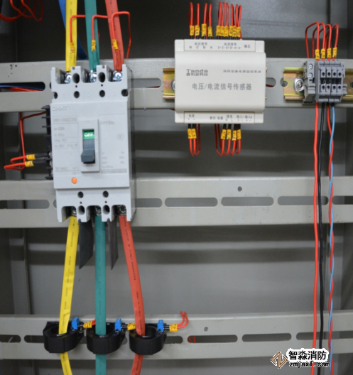 安裝消防設(shè)備電源監(jiān)控系統(tǒng)現(xiàn)場圖